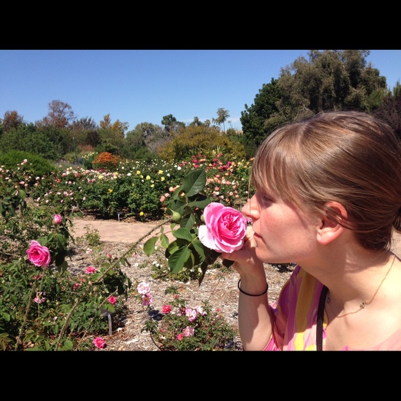 Meet your Posher, Kristen - Picture 2 of 2